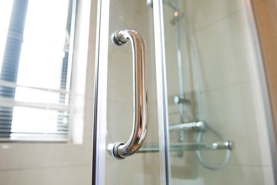 Riparazione vetri per box doccia